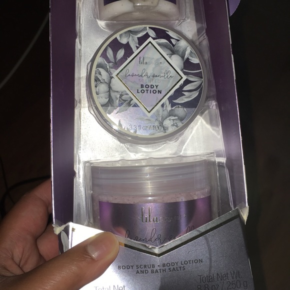 Iam Selling body lotion - Picture 5 of 8